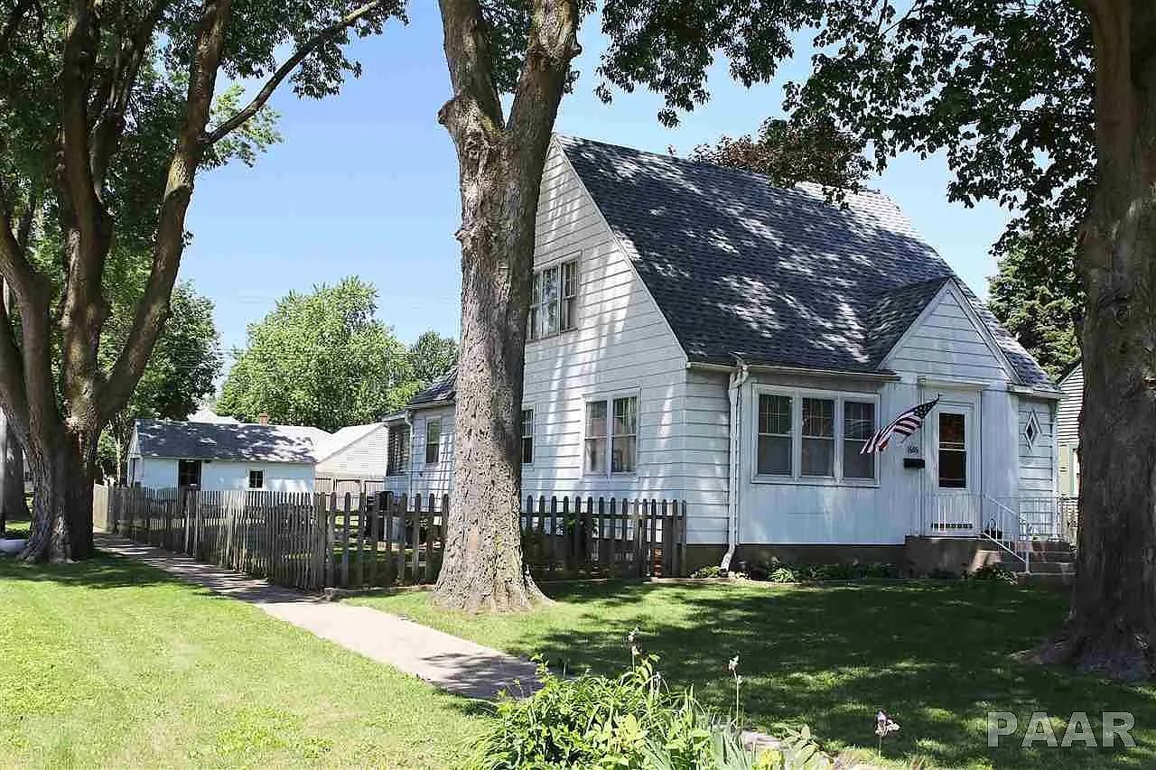 1605 N Logan St photo 1