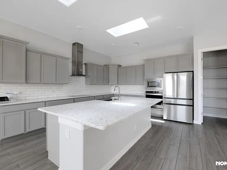 3802 Nightingale Ave — Photo 5