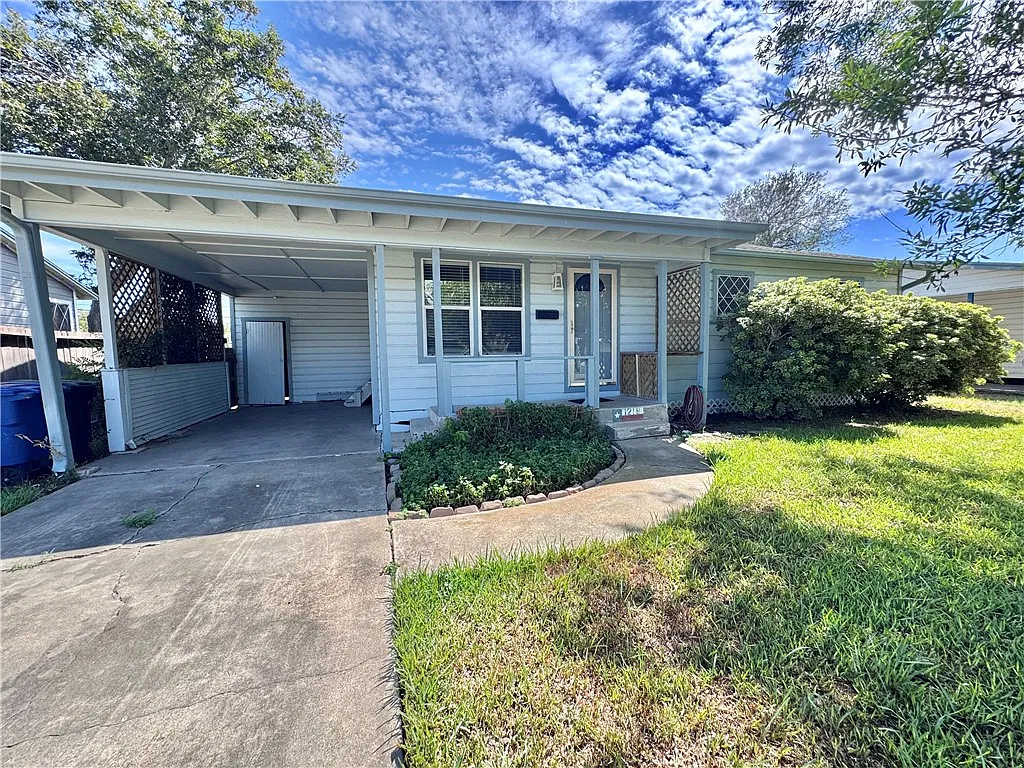 2 bed, 1.0 bath, 802 sqft, $1,450 — Photo 2