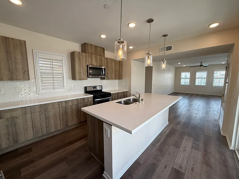 5200 Beachside Ln #113 — Photo 2