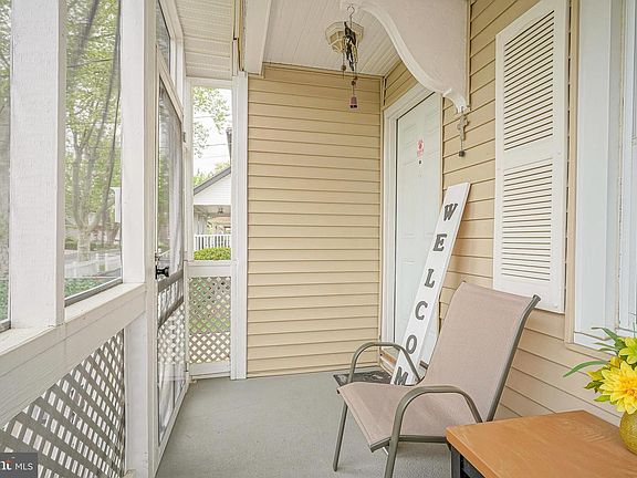 4th image of 709 S State St