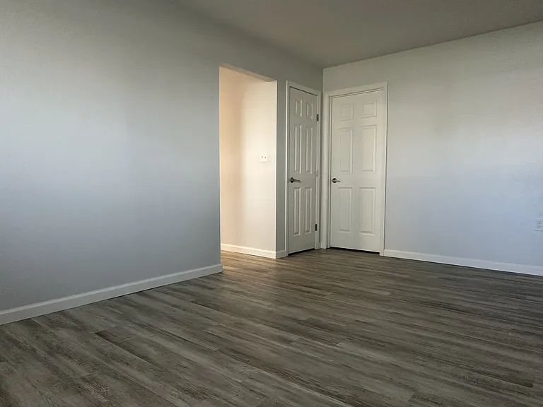 633 Agnes St — Photo 3
