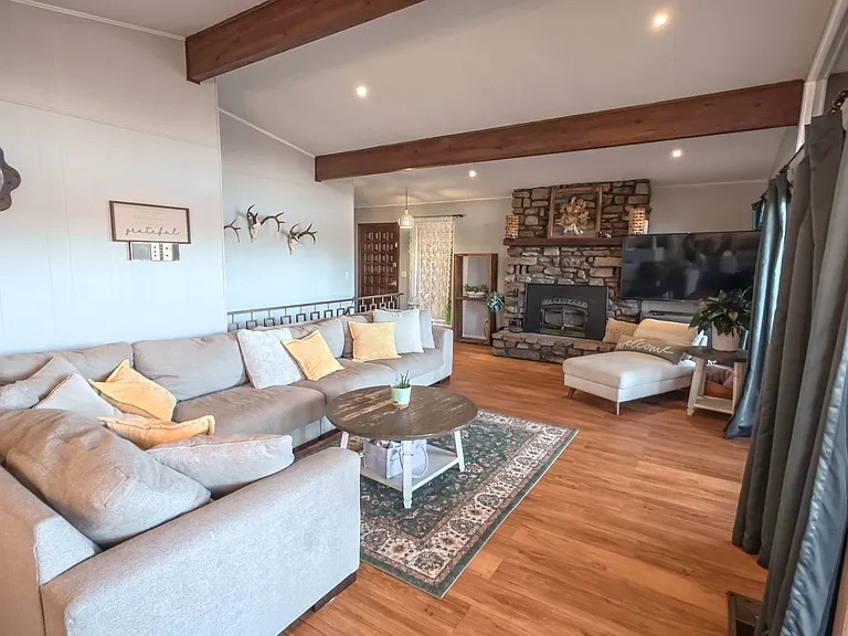 63 Hope Dr — Photo 6