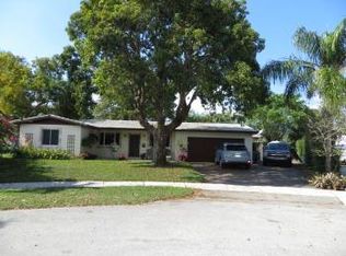 17850 NW 84th Ct, Hialeah, FL 33015