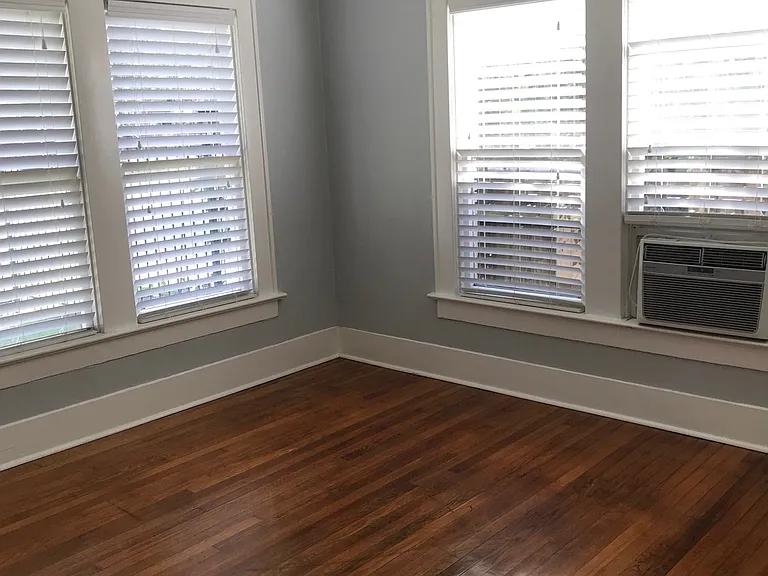 316 W Gray St #A — Photo 8