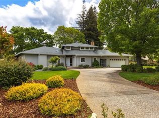 11 Fairway Dr, Chico, CA 95928