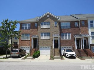 1043 Summerhouse Rd, Cary, NC 27519