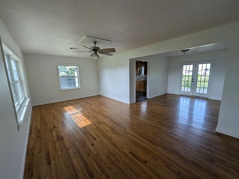 320 S Country Club Rd — Photo 8
