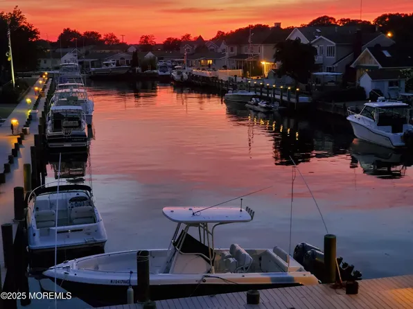 8 Hidden Harbor Drive, Point Pleasant, NJ 08742