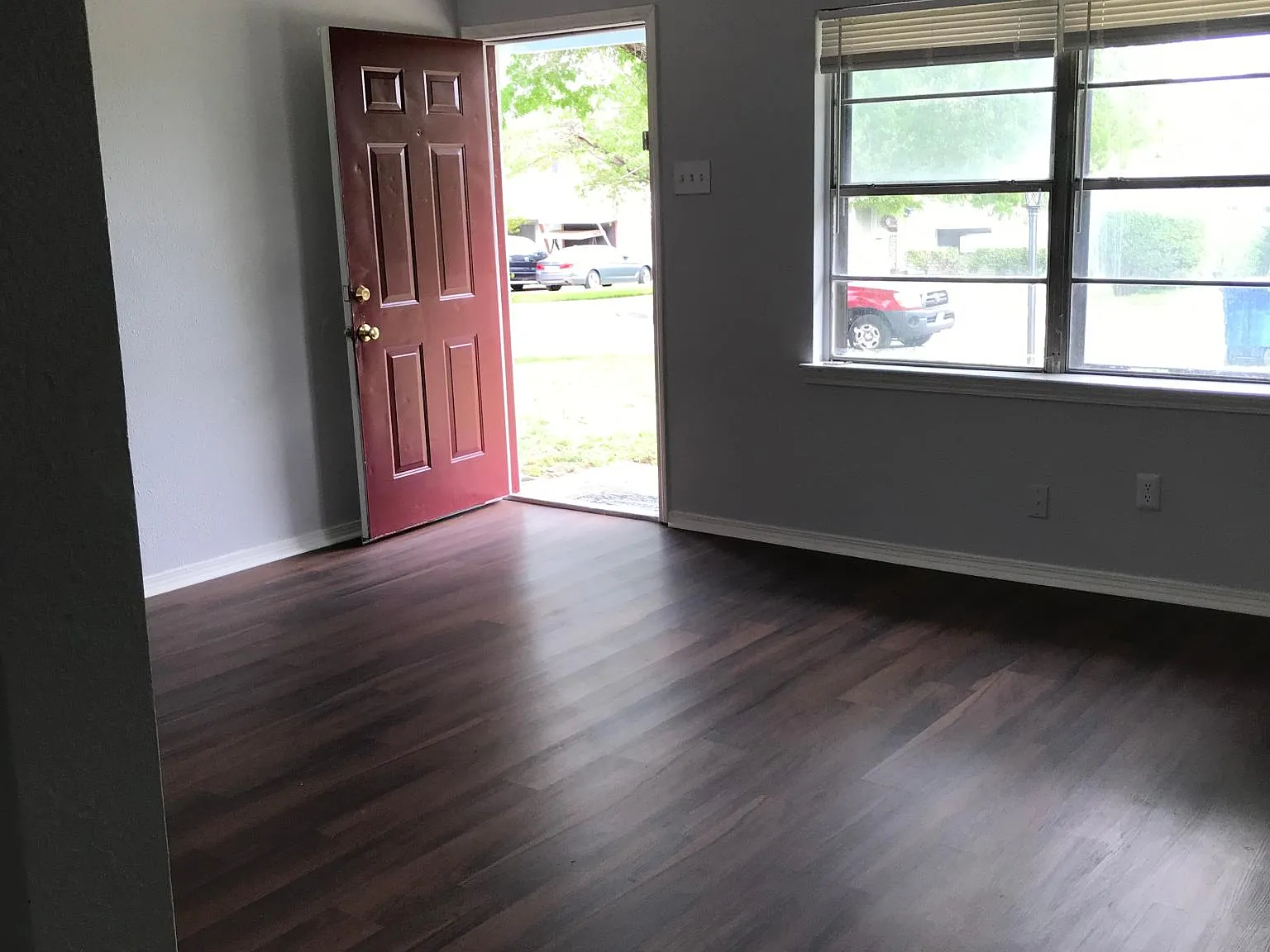 3 bed, 908 sqft, $1,750 — Photo 3