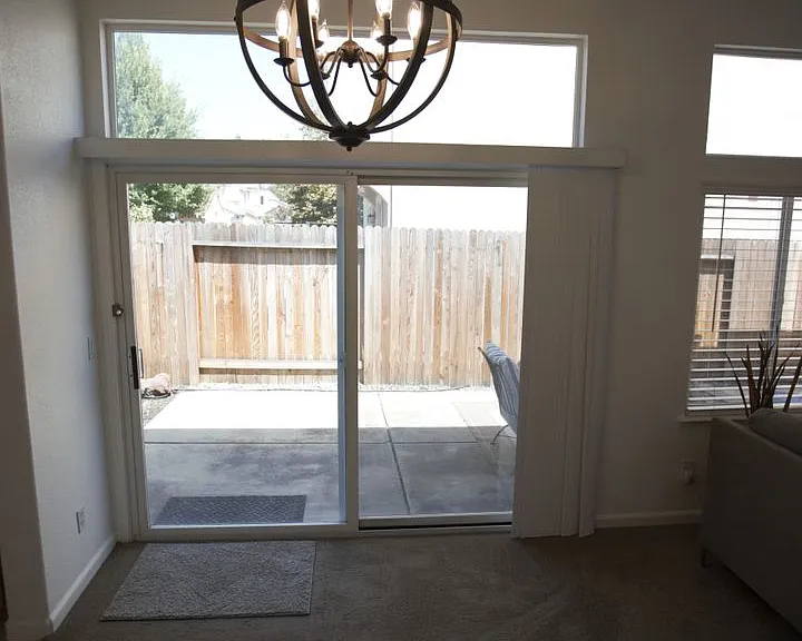8 Constantine Ct — Photo 12