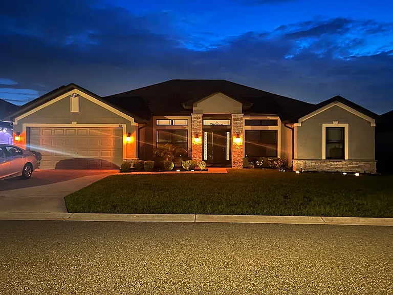 216 Heritage Park Ln — Photo 18