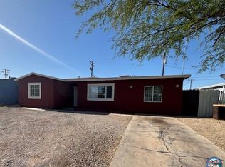616 Smoketree Dr, El Centro, CA 92243