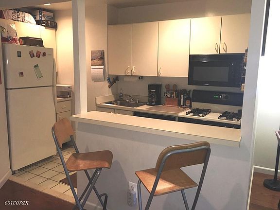 4th image of 253-263 W 73rd St #4A