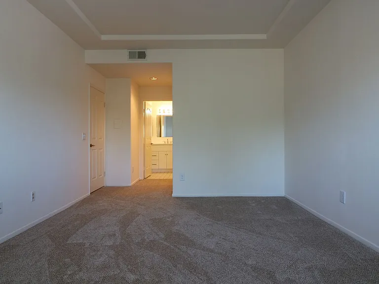 4455 Hazeltine Ave #207 — Photo 22