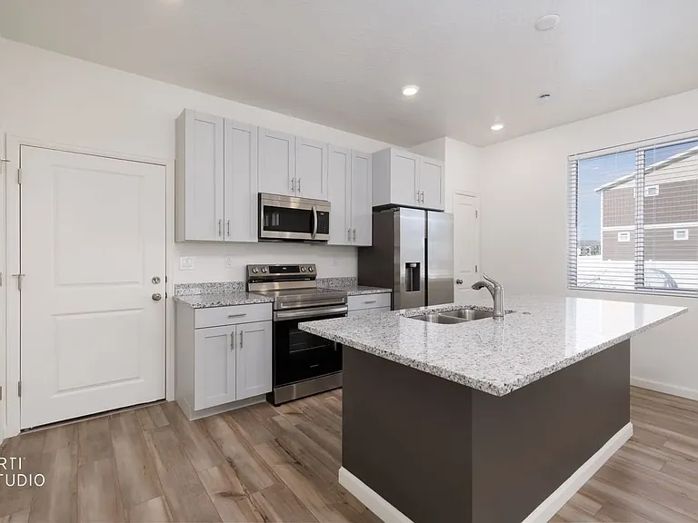 187 E Arcade Dr — Photo 4