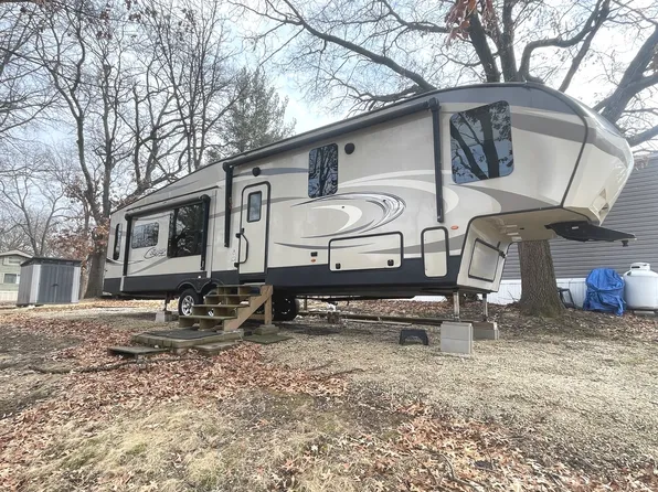 11-119 Woodhaven Lakes, Sublette, IL 61367