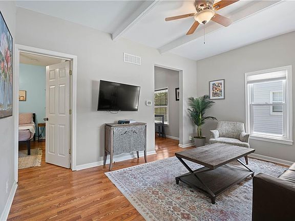 3rd image of 4409 Bell St