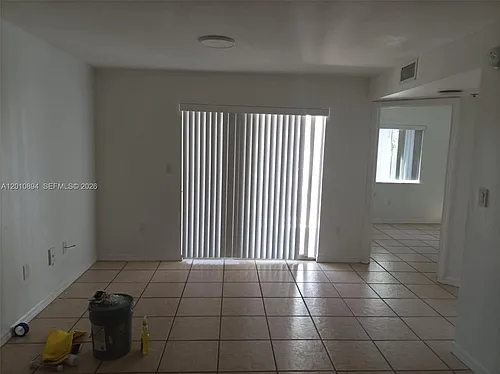 637 SW 3rd St #206 Photo 1