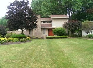5730 Logan Arms Dr, Girard, OH 44420