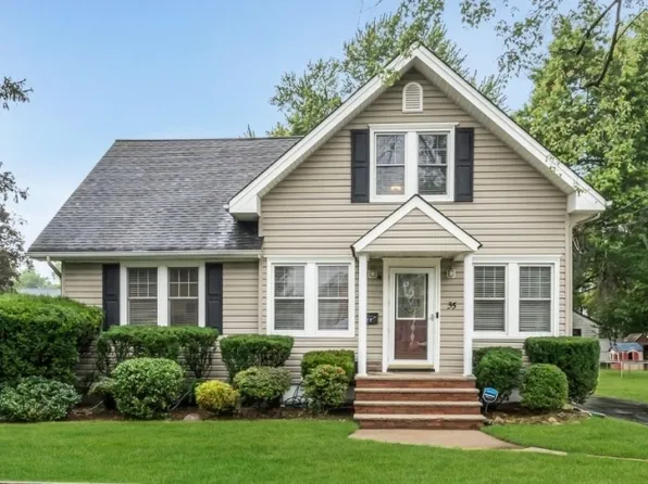 35 2nd St, Pequannock Twp., NJ 07440