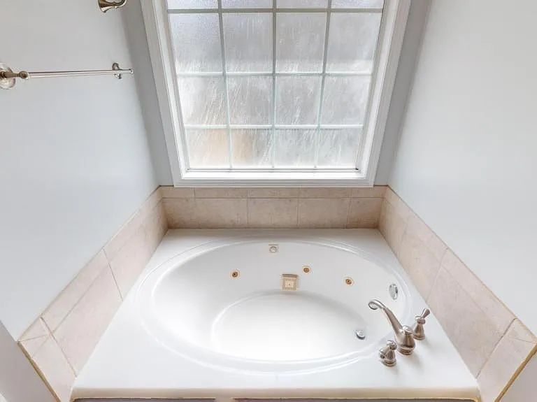 109 Mohegan Dr — Photo 21