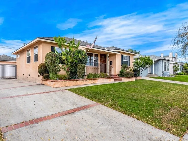 4759 Hackett Ave — Photo 23