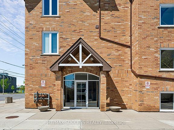 4th image of 1000 Sheppard Ave W #301