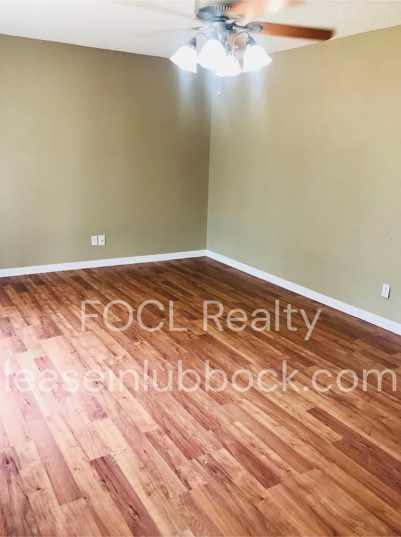 3018 48th St — Photo 3
