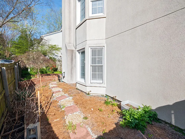 401 Defoors Lndg NW — Photo 25