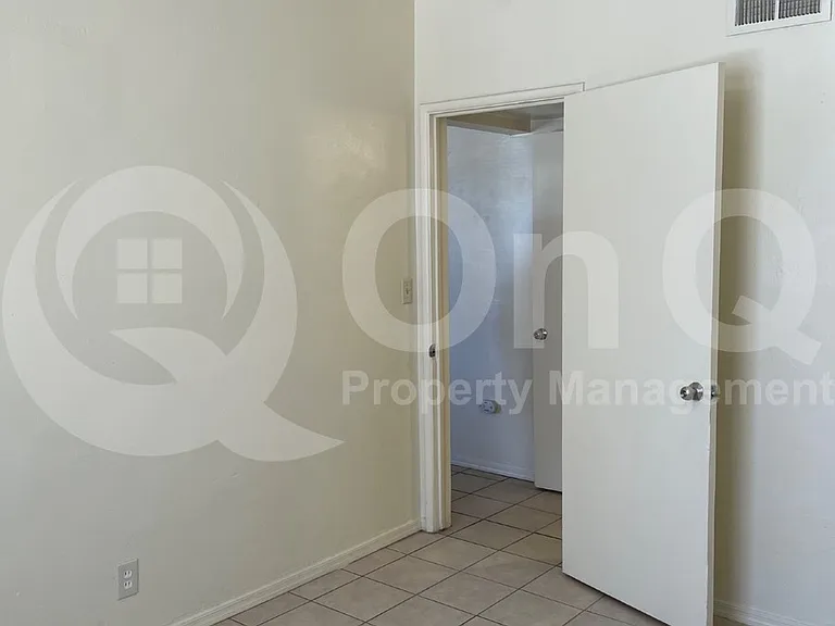 39 W 30th St #C — Photo 10