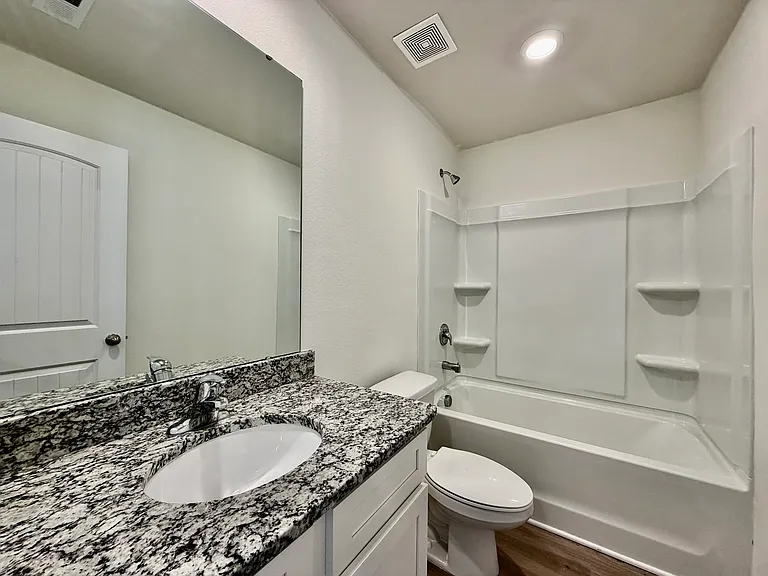 3118 Maple Ridge Dr — Photo 8