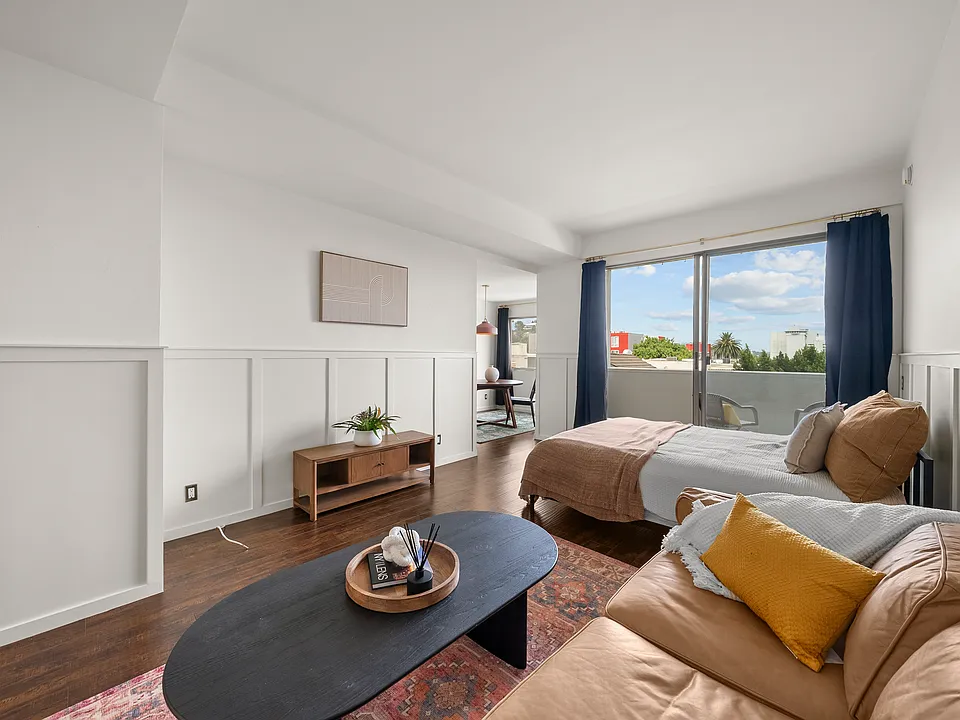 7250 Franklin Ave #311