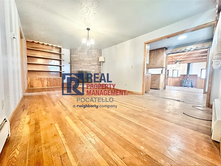 515 S Stout Ave — Photo 7