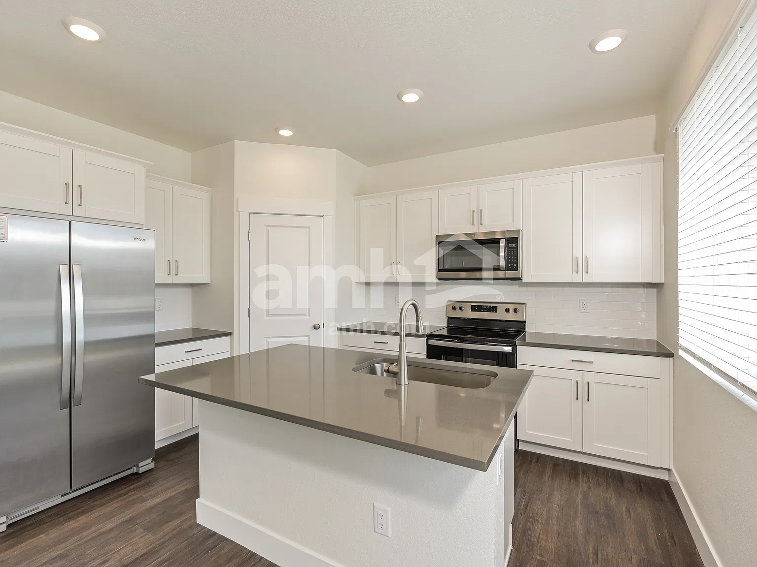 3 bed, 2.5 bath, 1766 sqft, $3,415 — Photo 3