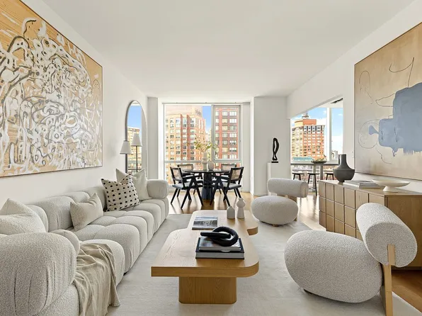 200 Chambers St APT 17B, New York, NY 10007