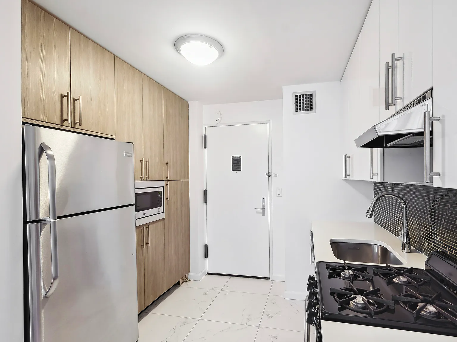 315 West 57th Street — Photo 2