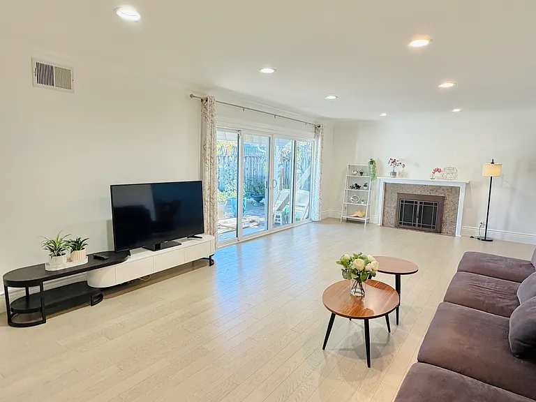 3200 Hilary Dr — Photo 1