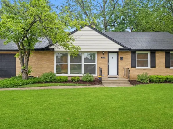 1025 Suffolk Ave, Westchester, IL 60154