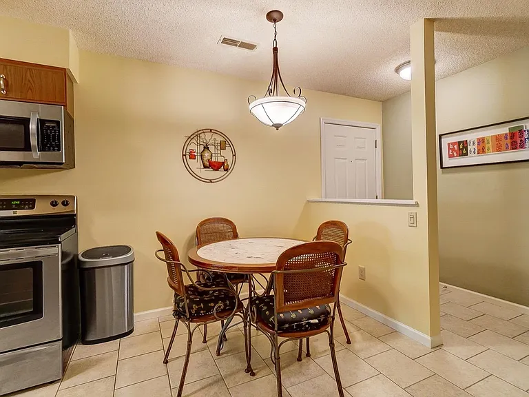 9728 Timberview Ct #10 — Photo 7