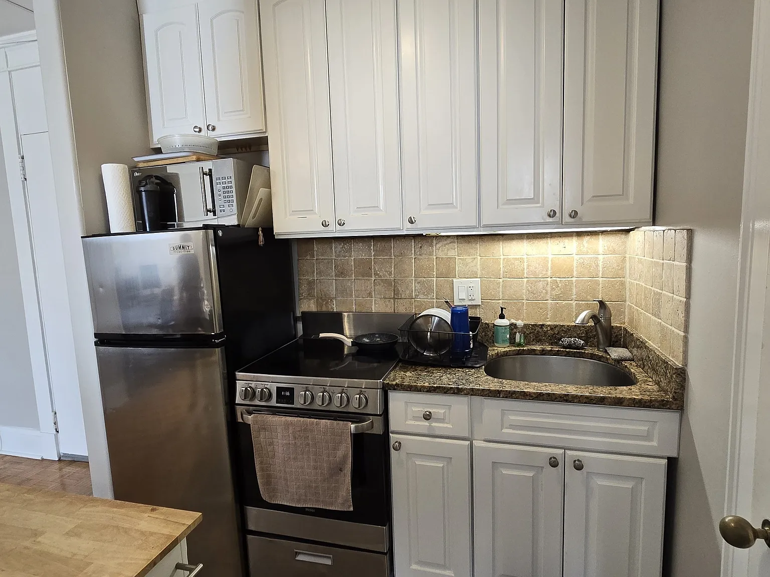 1 bed, 1.0 bath, 459 sqft, $3,000 — Photo 4