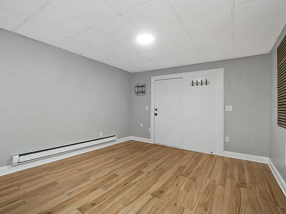 4th image of 127 Clearfield St #2