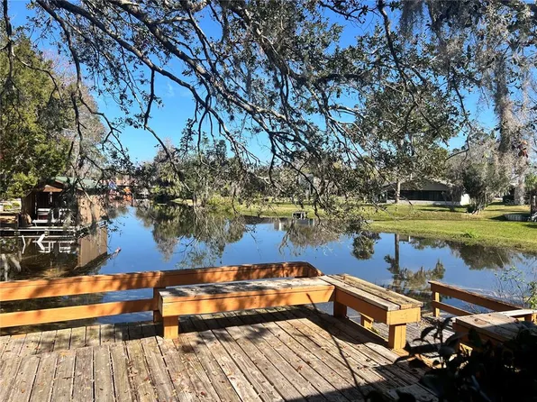 208 1st St, Tavares, FL 32778
