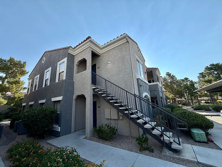 10245 S Maryland Pkwy #136 — Photo 16