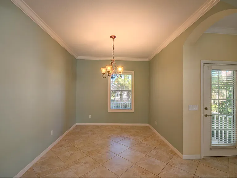 4910 Newport News Cir — Photo 18