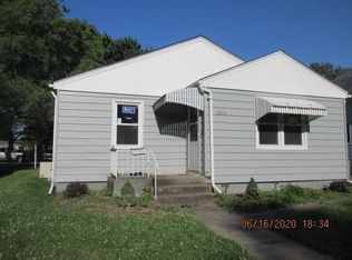 2016 S 14th St, Burlington, IA 52601