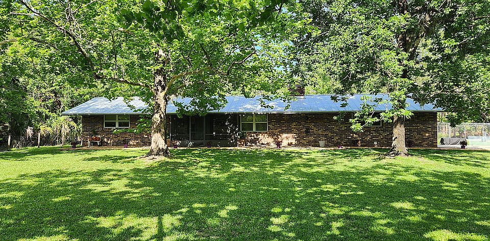 1st image of 549 Hunting Camp Rd