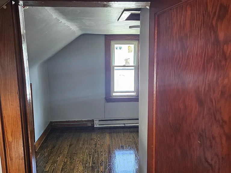 534 Engle St — Photo 18