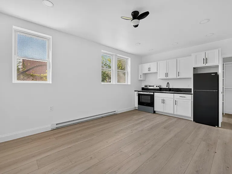 1140 Ashland St #D — Photo 4