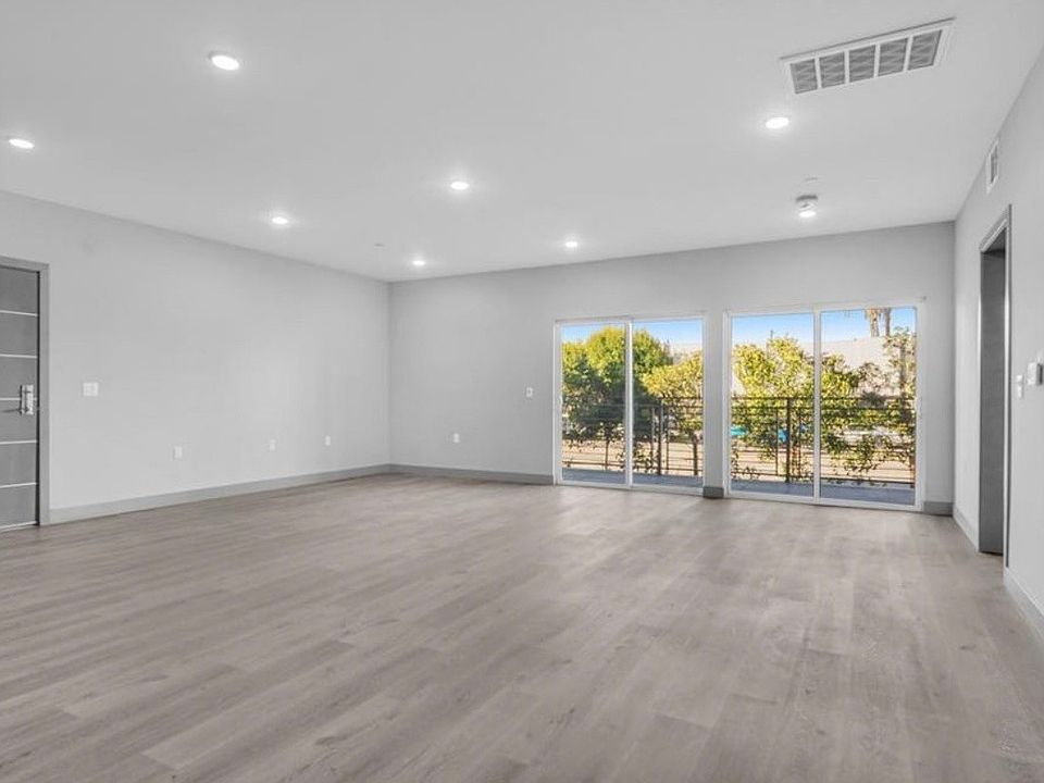 1st image of 7040 N Woodman Ave #107